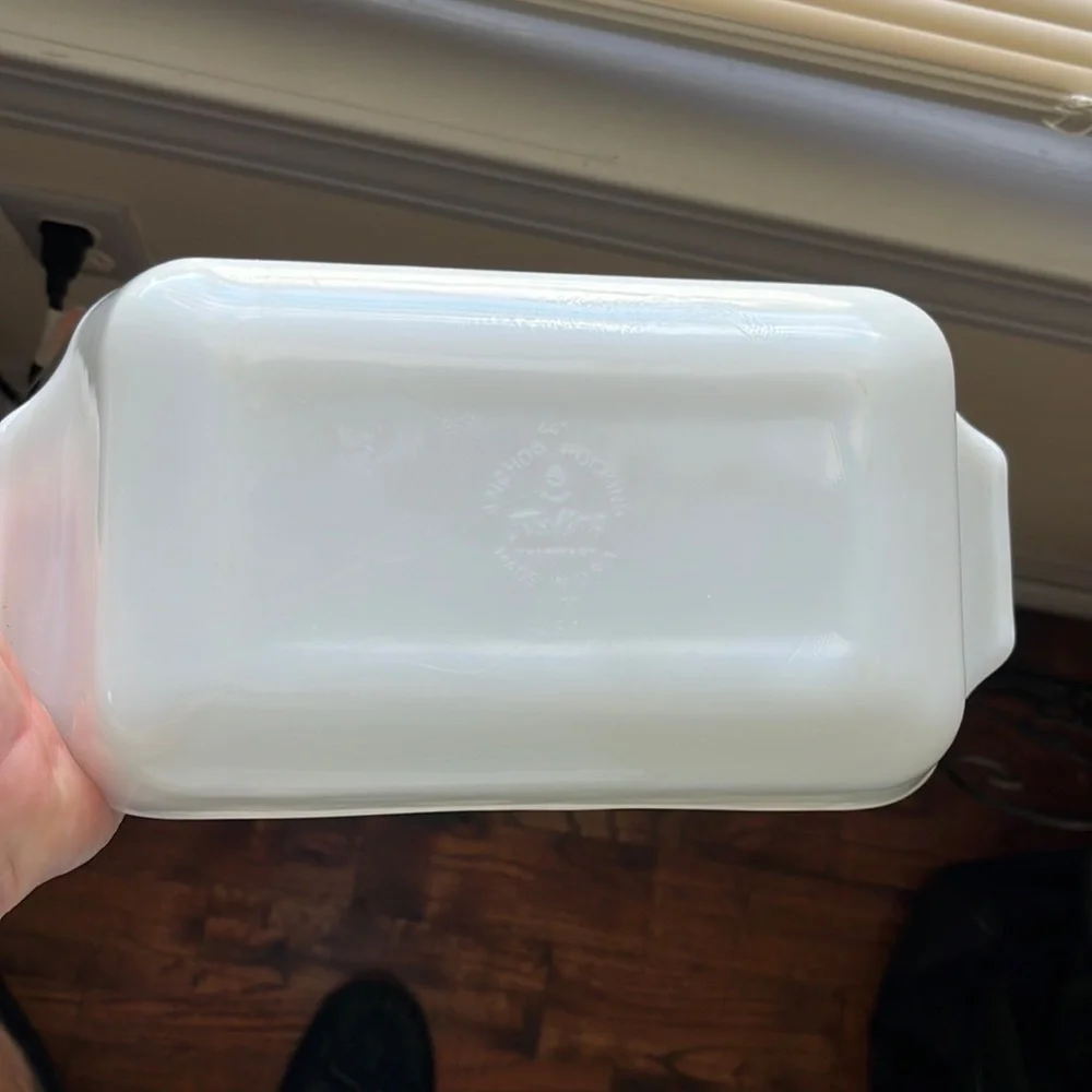 Anchor Hocking Fire King Cornflower 441 Milk Glass Vintage 1 QT